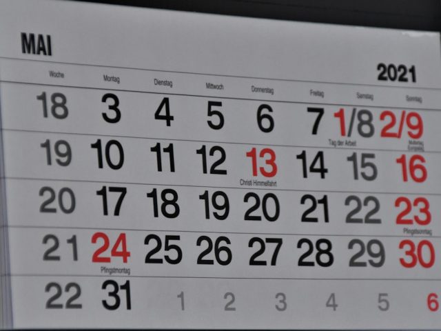 Révision voiture calendrier 2026 : guide complet d&rsquo;entretien