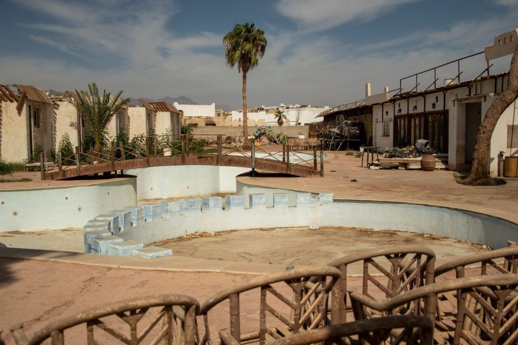 Le remplissage des piscines privées est souvent interdit dès l'alerte renforcée.
