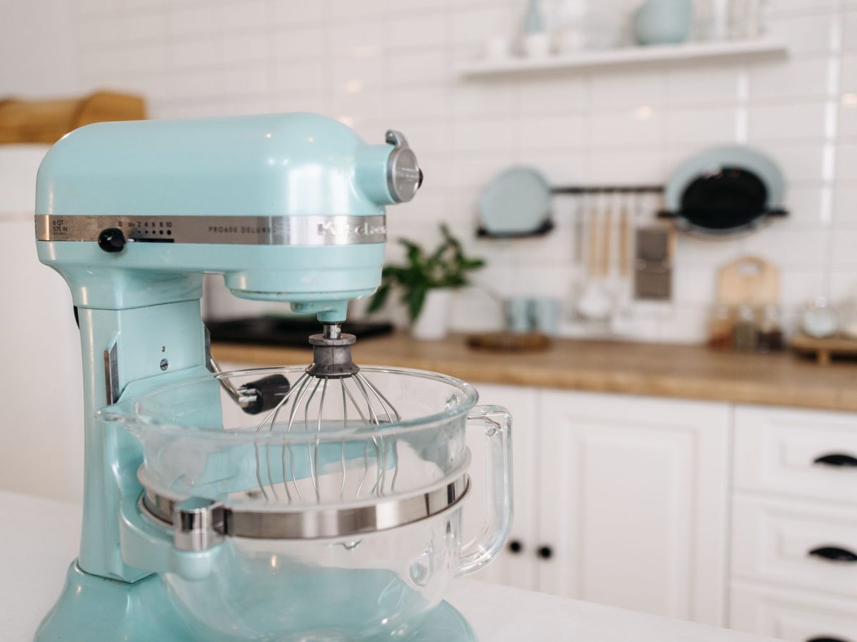Robot patissier dans une cuisine