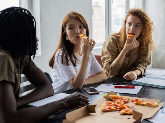Le repas à un euro pour les étudiants à Tours : un succès palpable