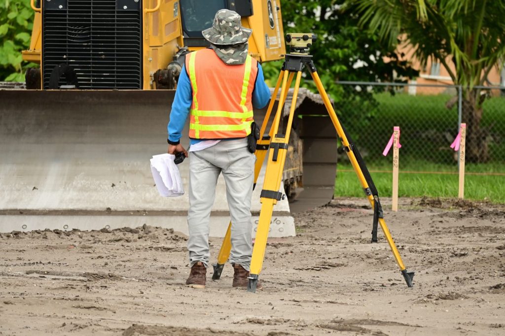 Prix d'un bornage de terrain non constructible : ce qu'il faut prévoir